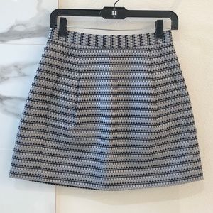 EUC BCBG Skirt with Pockets! Size 2